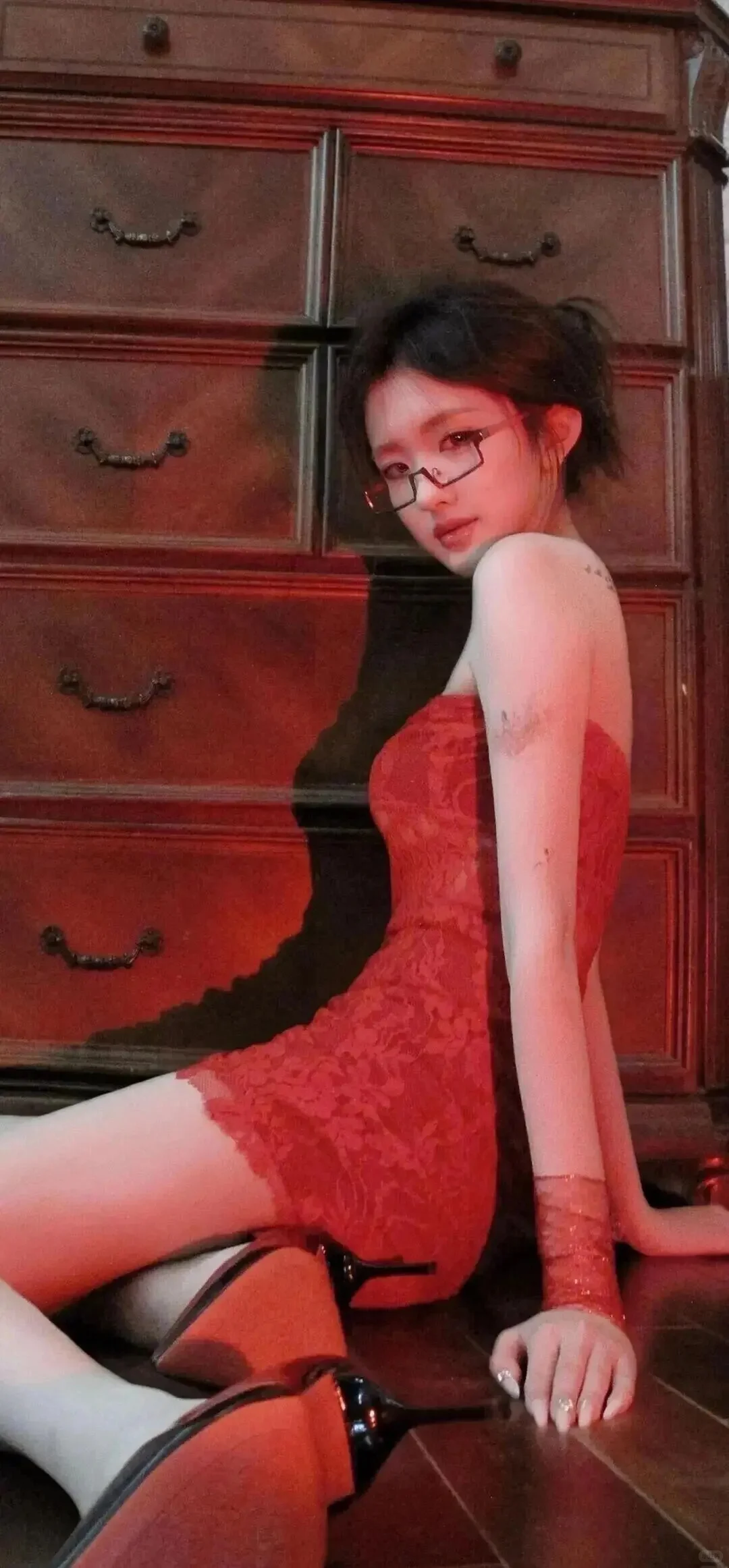 氛围感美女壁纸，诗意生活从屏保开始 🌟