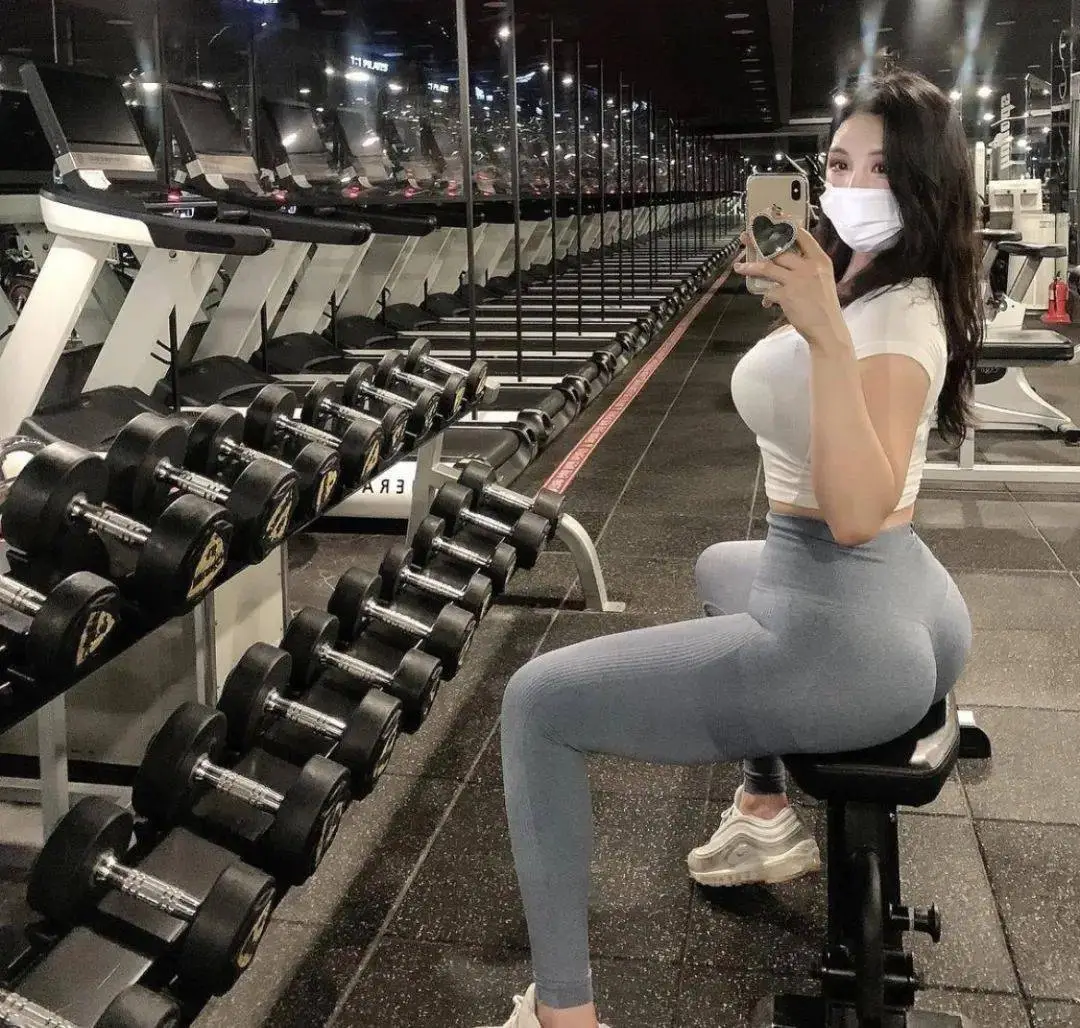 穿瑜伽裤=讨好男性？