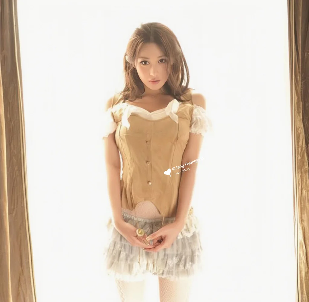 张馨予早期写真