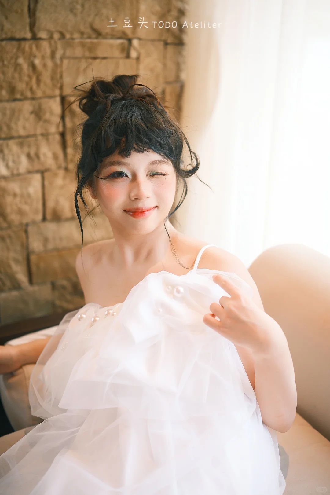 谁懂啊！晨袍造型都够出个写真集啦，