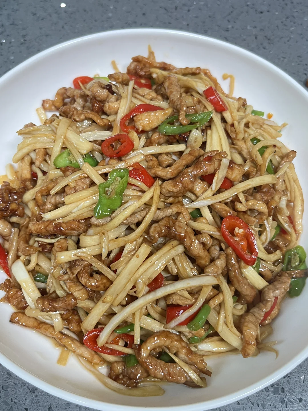 超下饭的家常菜！茭白肉丝，一扫光！