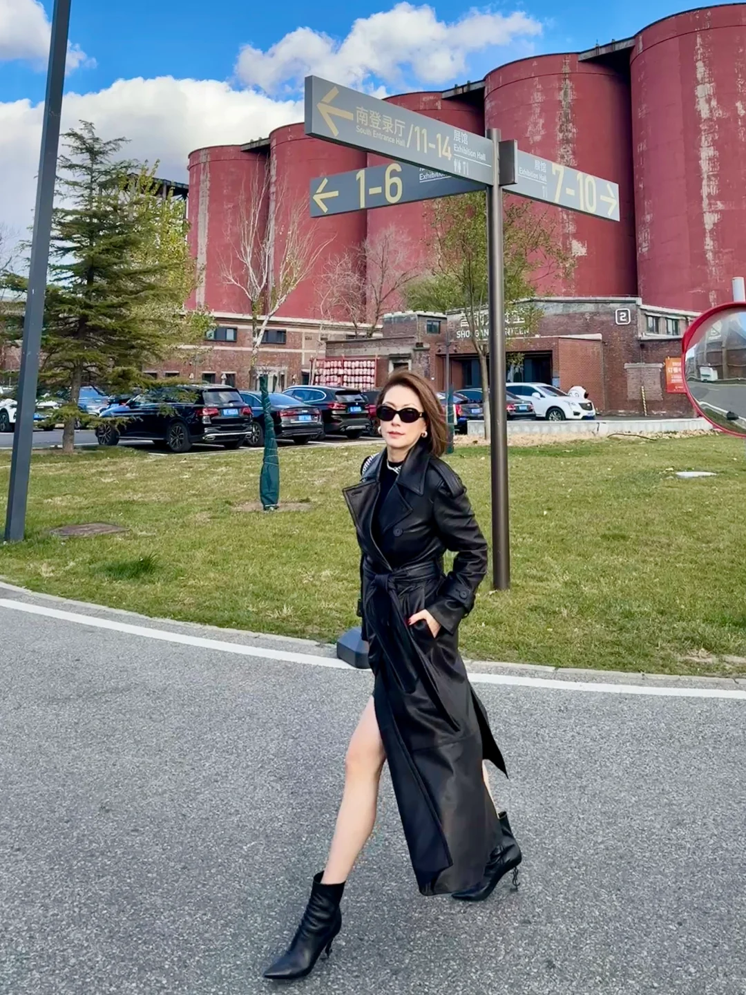 经典款穿搭总没错吧～姐姐的冬日黑皮衣look