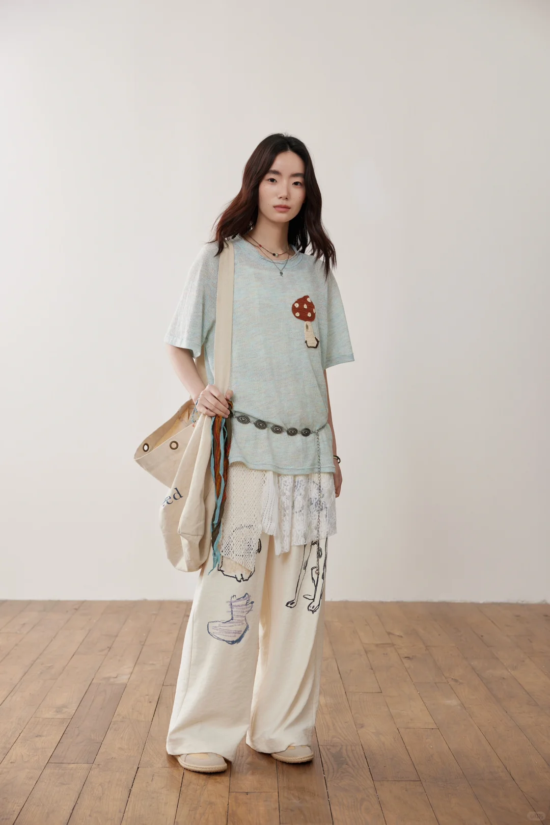 分享蕾丝吊带裙的10套穿搭