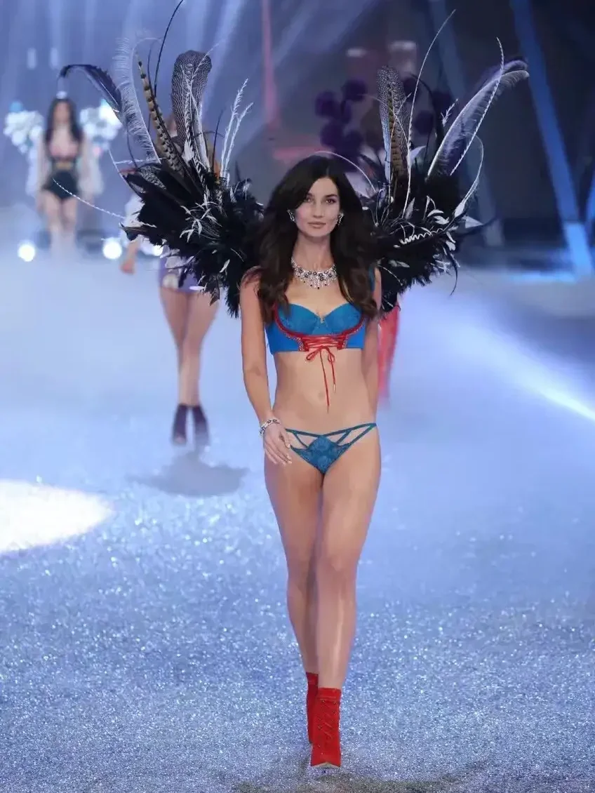 回忆网红时代的维密，一场美好与落寞共存！