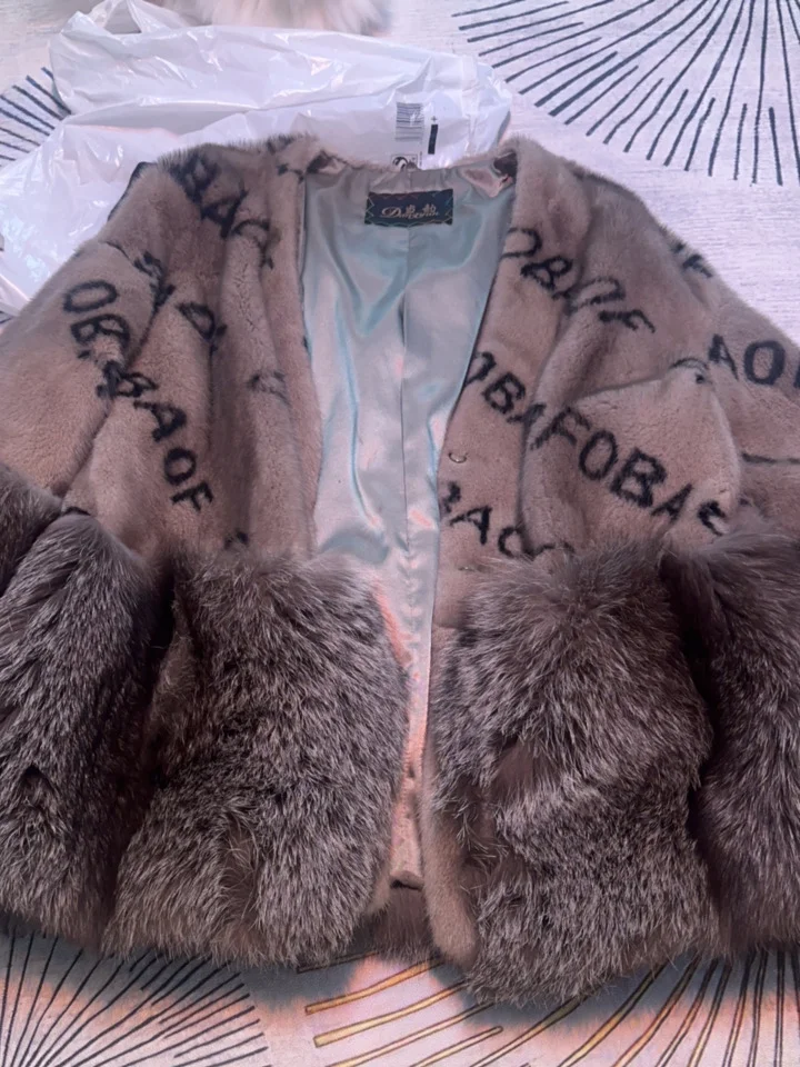 辛巴辛选售卖的貂皮质量差 用的老旧拼皮