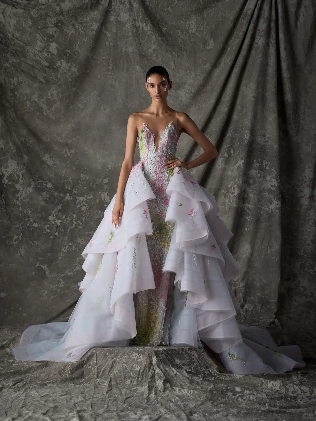 Ines di Santo联手《Wicked》推出礼服系列🪄