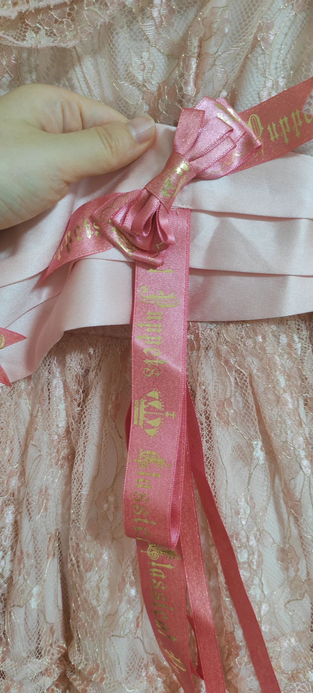 脆弱而美丽的古典玩偶织金蕾丝/蓬巴杜对比