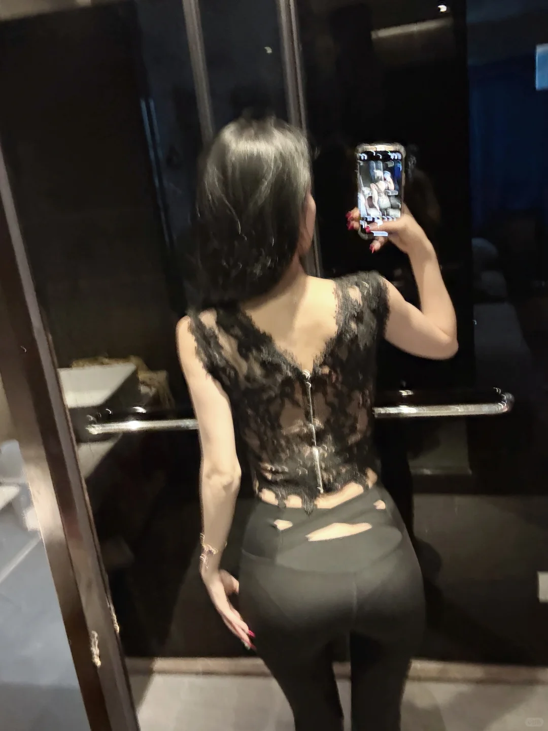 白色还是黑色呀？？？