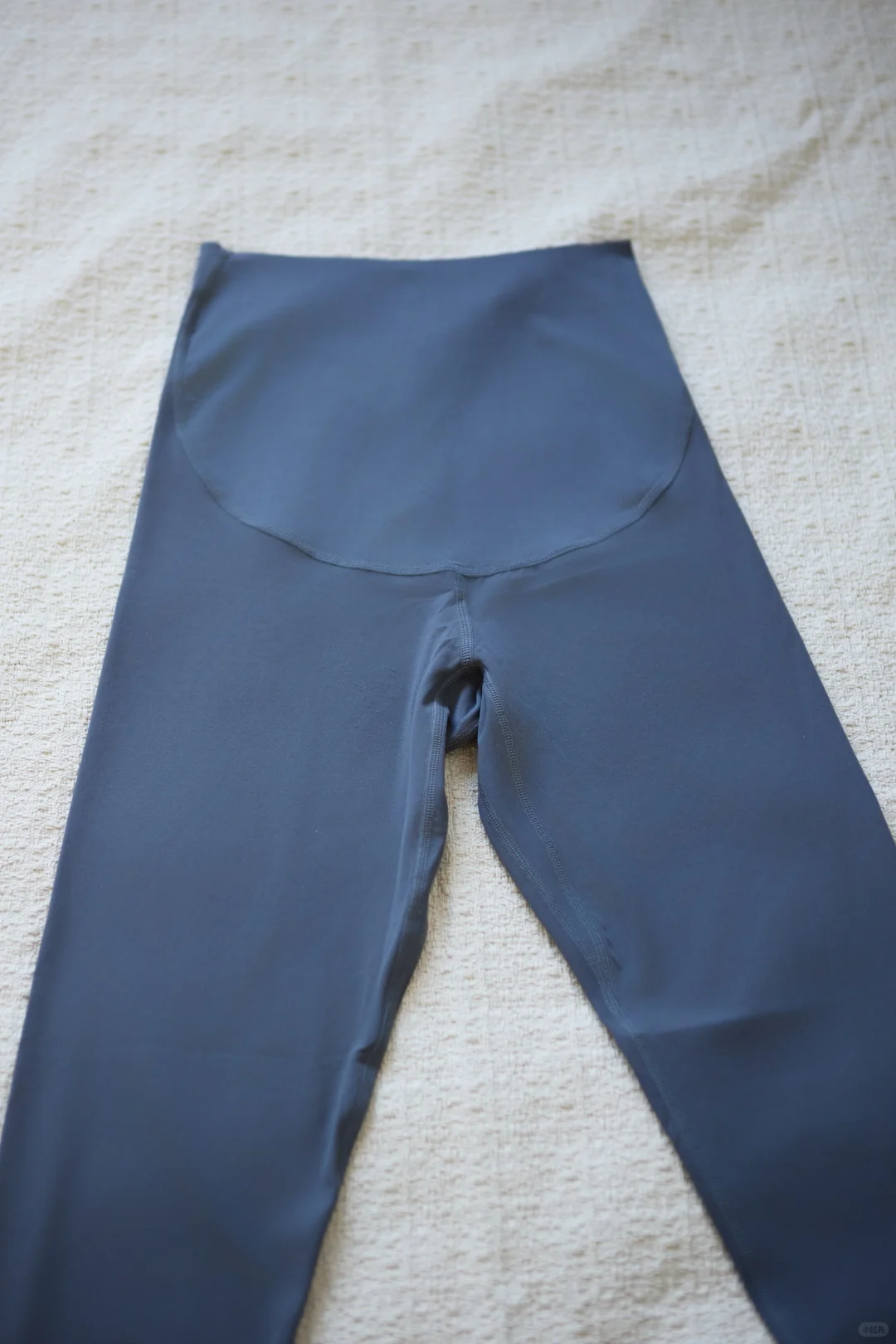 这条瑜伽裤承包我所有舒适感✨