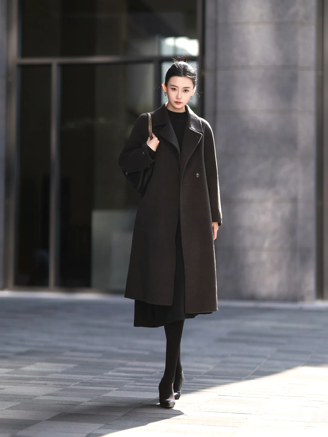 “温柔中带着酷飒的黑”