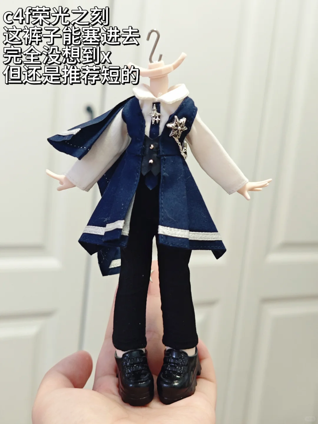 一个無症状体穿衣/袜子/鞋子的测