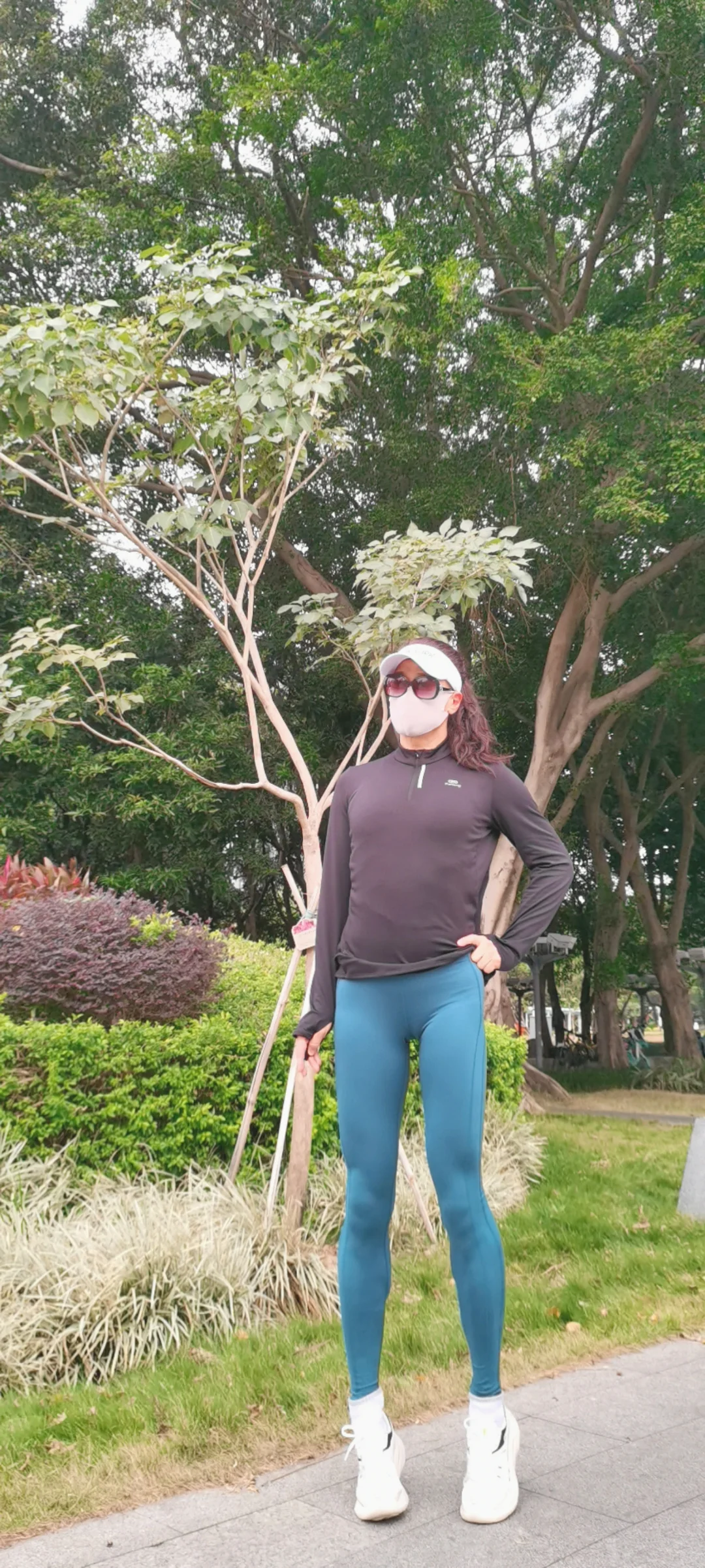 今儿穿个鲜艳的瑜伽裤去运动