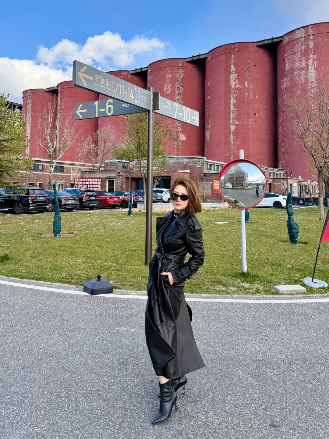 经典款穿搭总没错吧～姐姐的冬日黑皮衣look