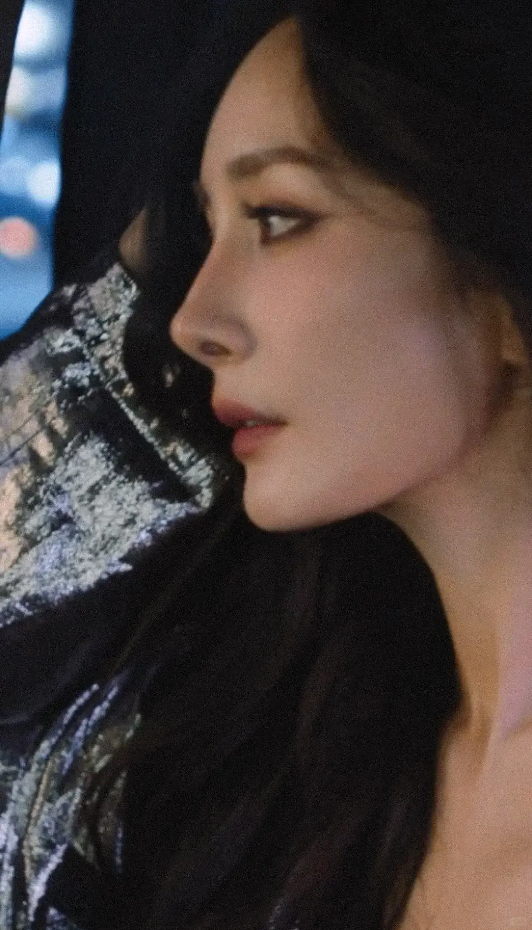 杨幂雀斑妆钻饰吊带裙❤️‍🔥！