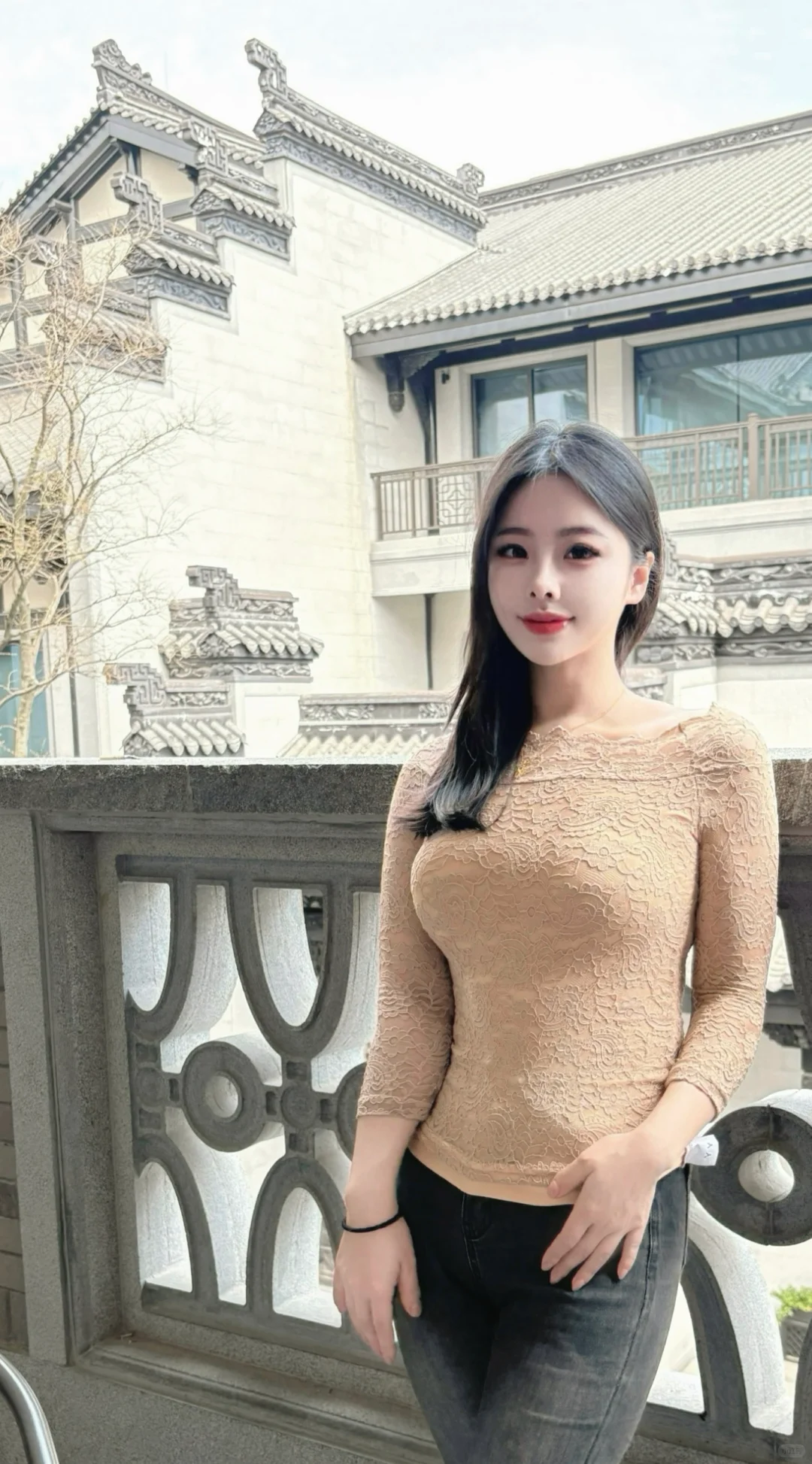 蕾丝上衣有点好看