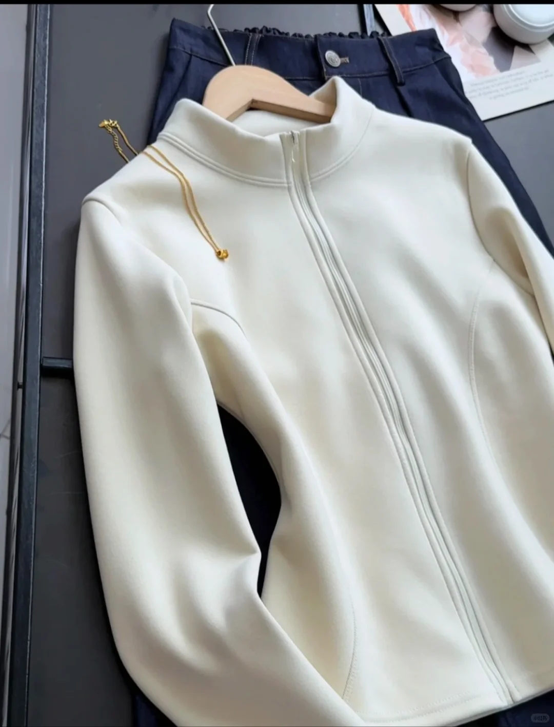 这个瑜伽服外套和我店里99买的一模一样