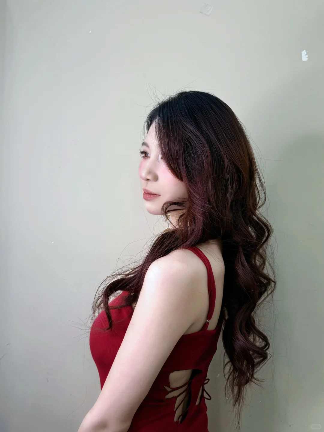 模特贝贝的性感御姐红色系妆容