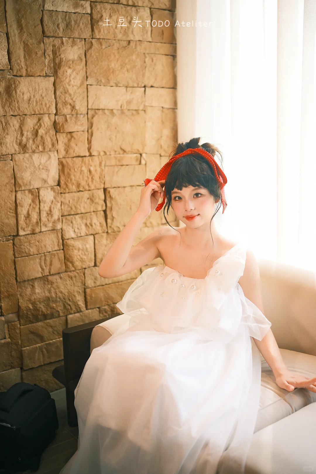 谁懂啊！晨袍造型都够出个写真集啦，