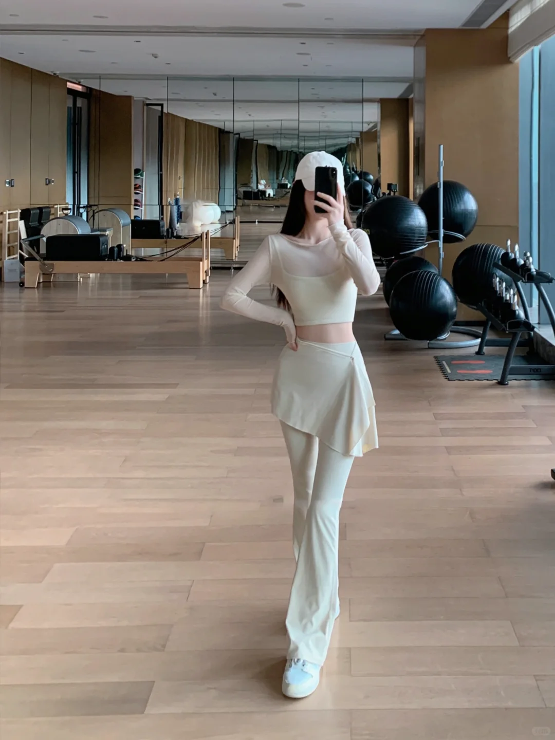 入秋瑜伽服必备🤍长袖软huhu奶油白性感网纱