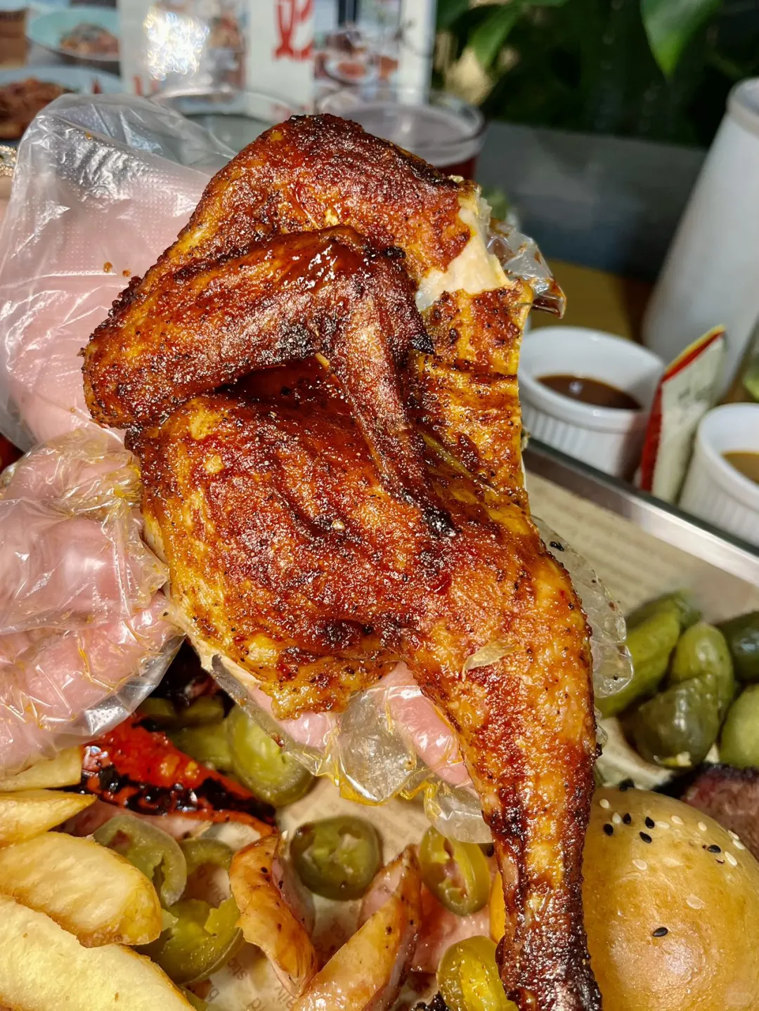 首钢园旁的美式炭火烧烤，温室里的冬日治愈