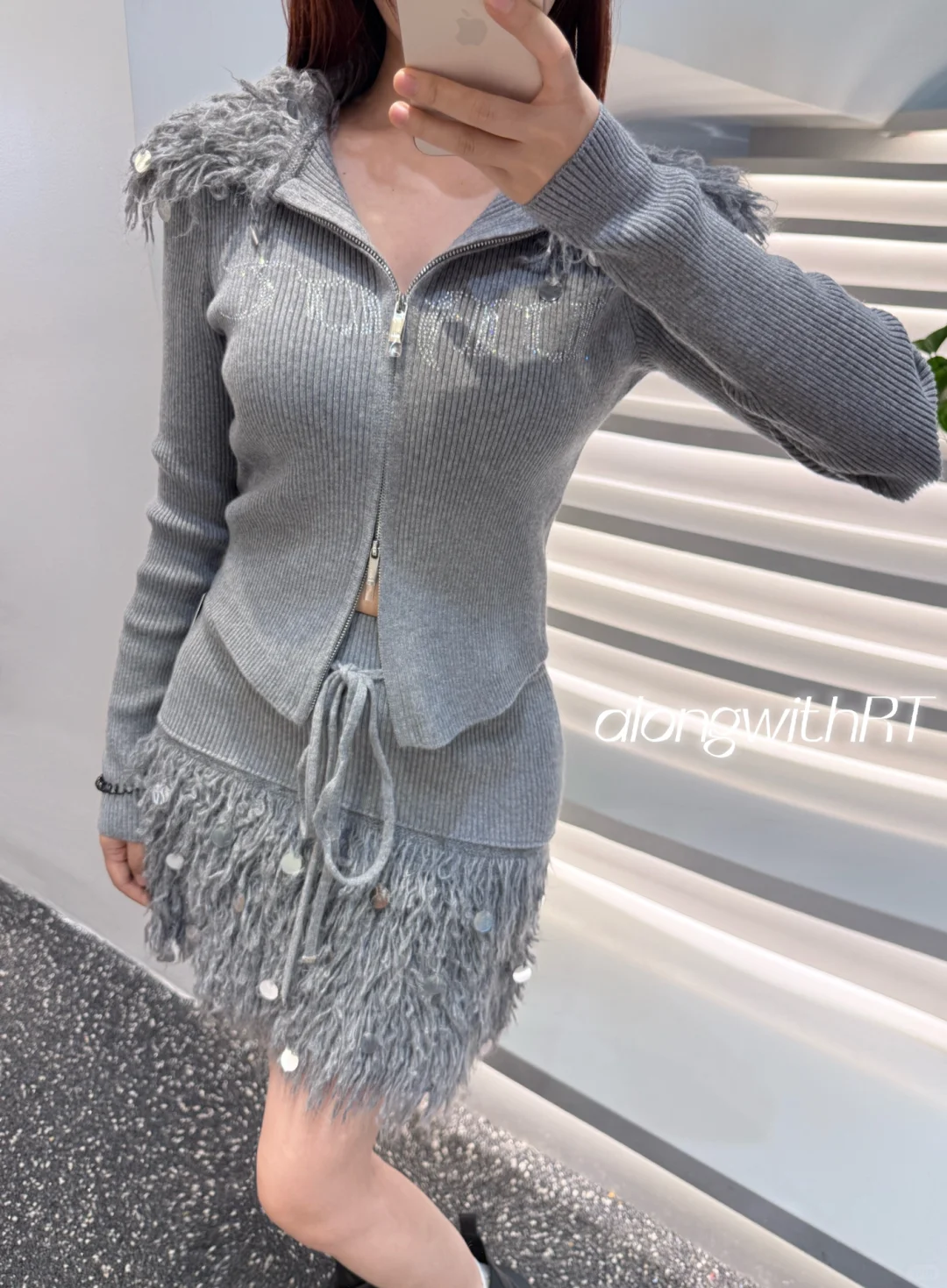 辣妹百搭银色百褶裙套装