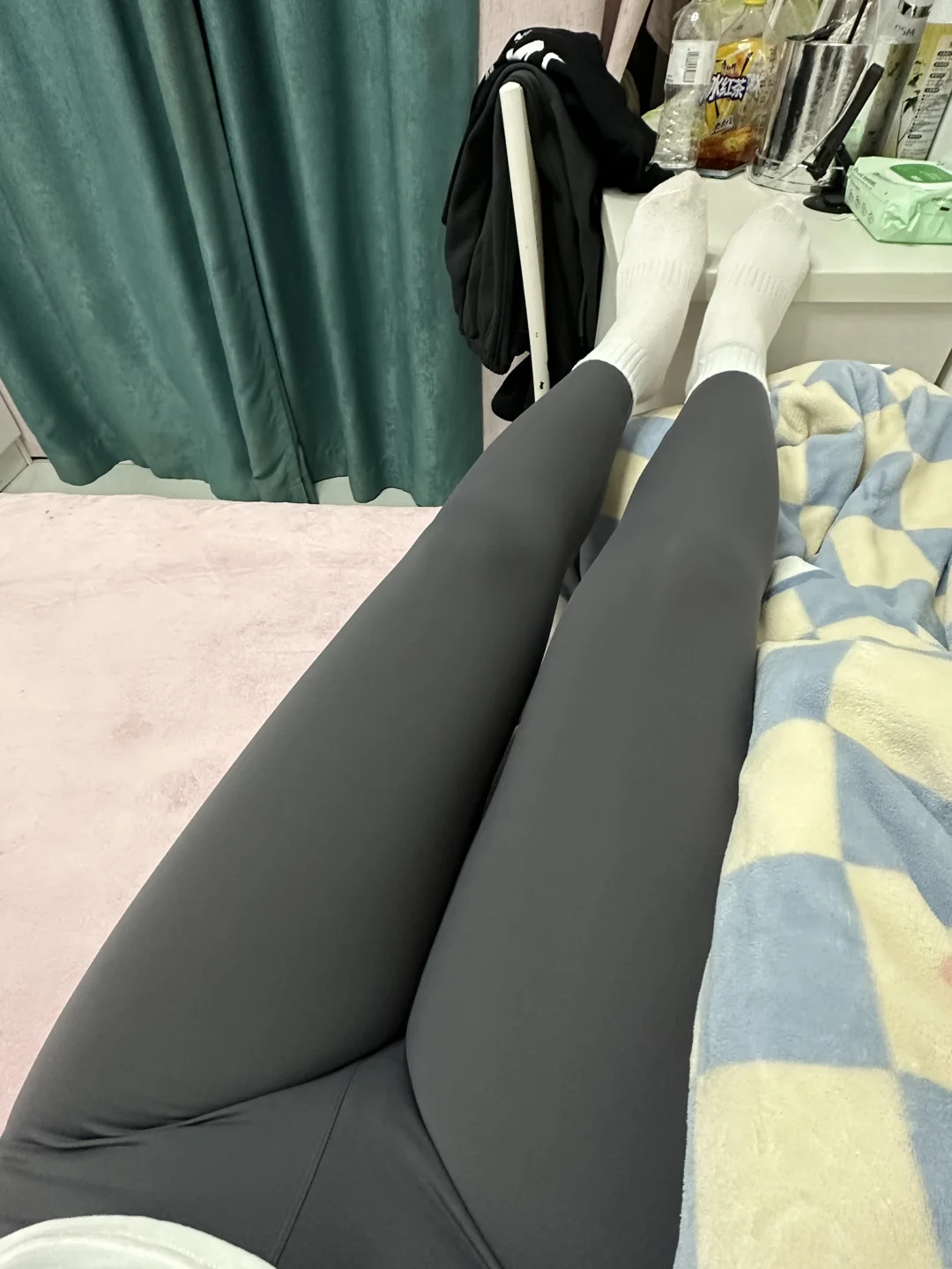 今天穿瑜伽裤啦～