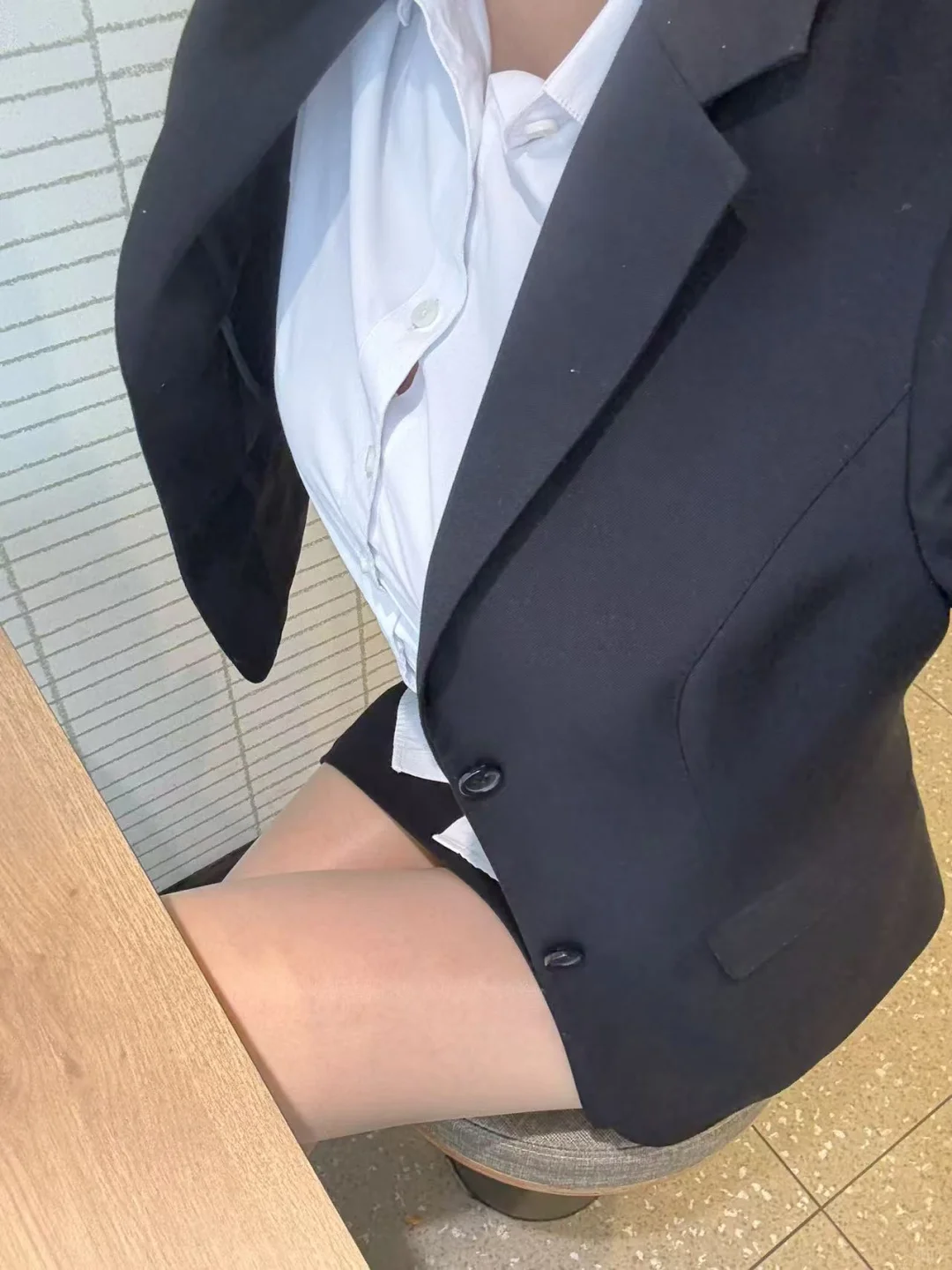 今日职场西装丝袜穿搭｜