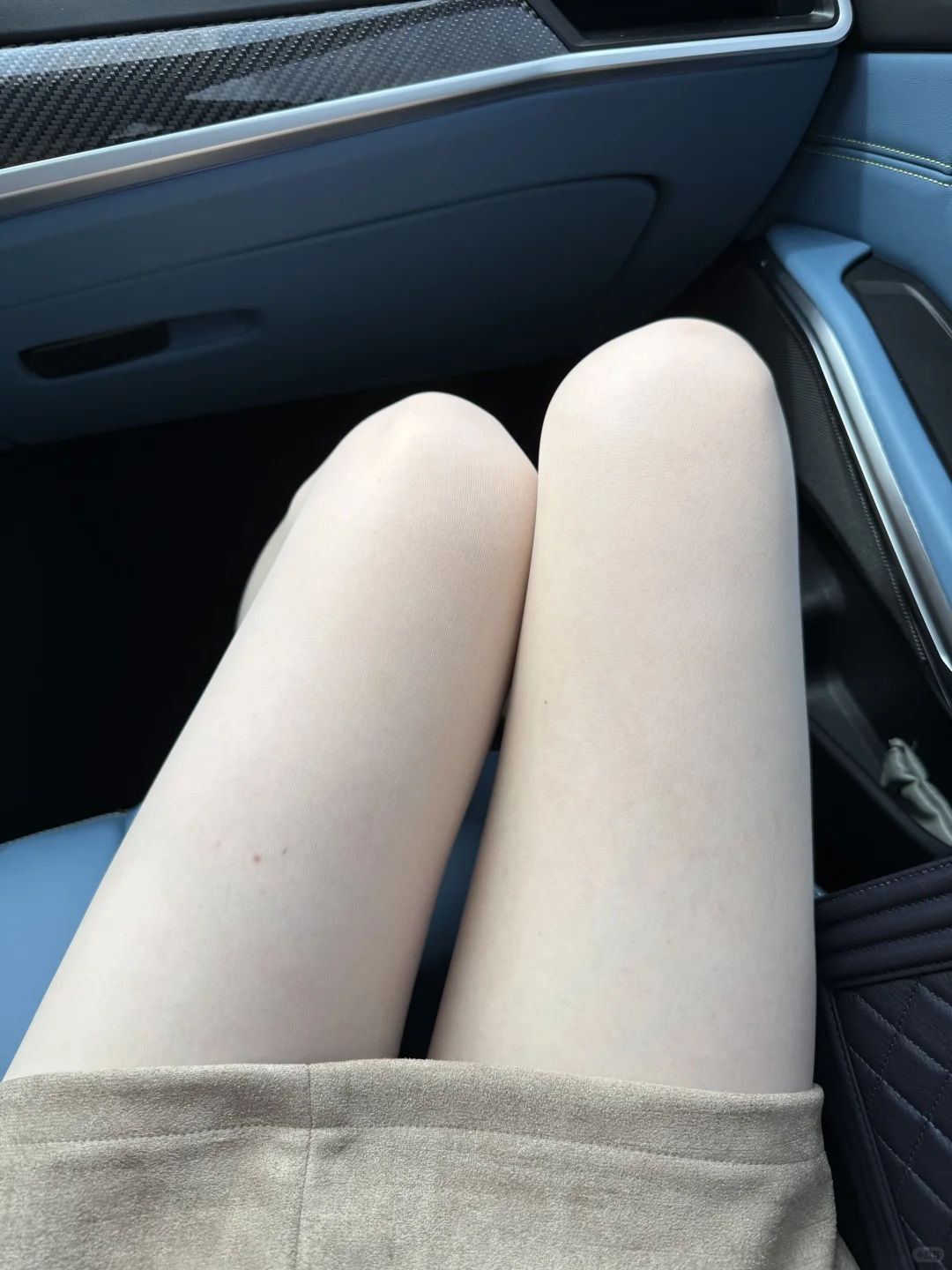 肉丝美腿 | 爱上丝袜了怎么办💕