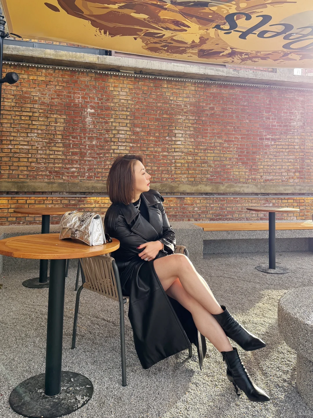 经典款穿搭总没错吧～姐姐的冬日黑皮衣look