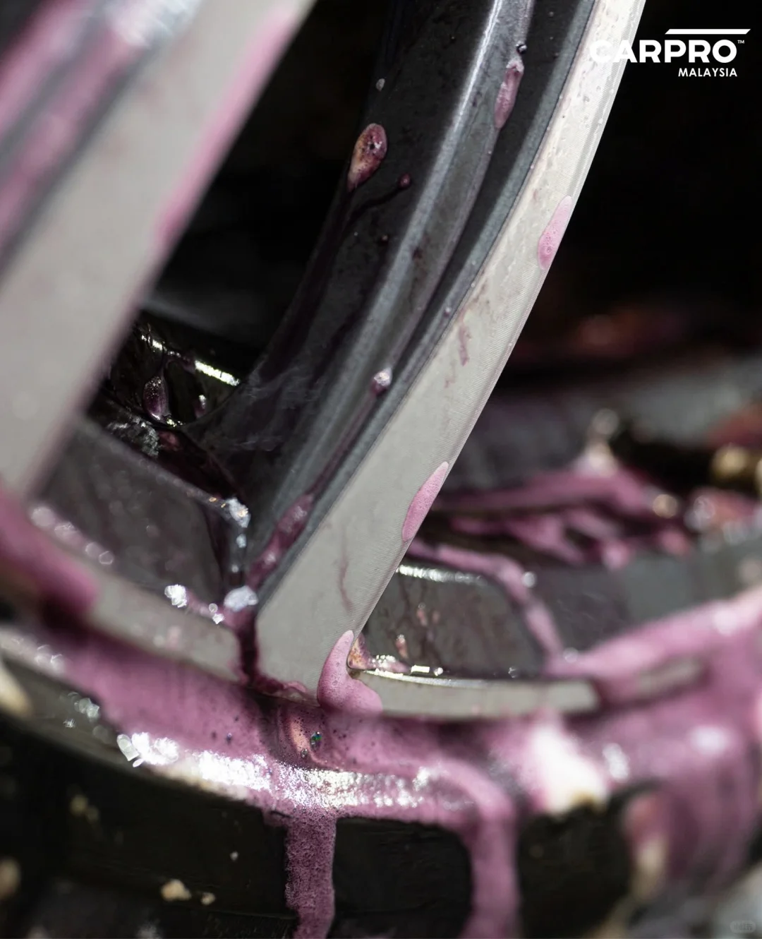 直接喷就溶解铁粉!!