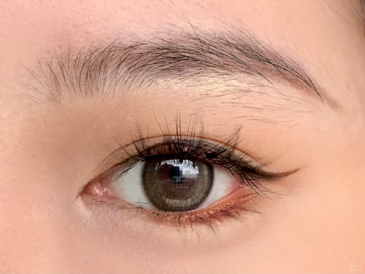 嫩模仿妆｜全包眼线