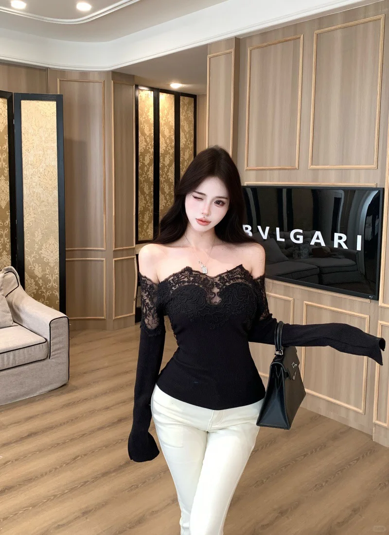 辣妹必备蕾丝上衣～～