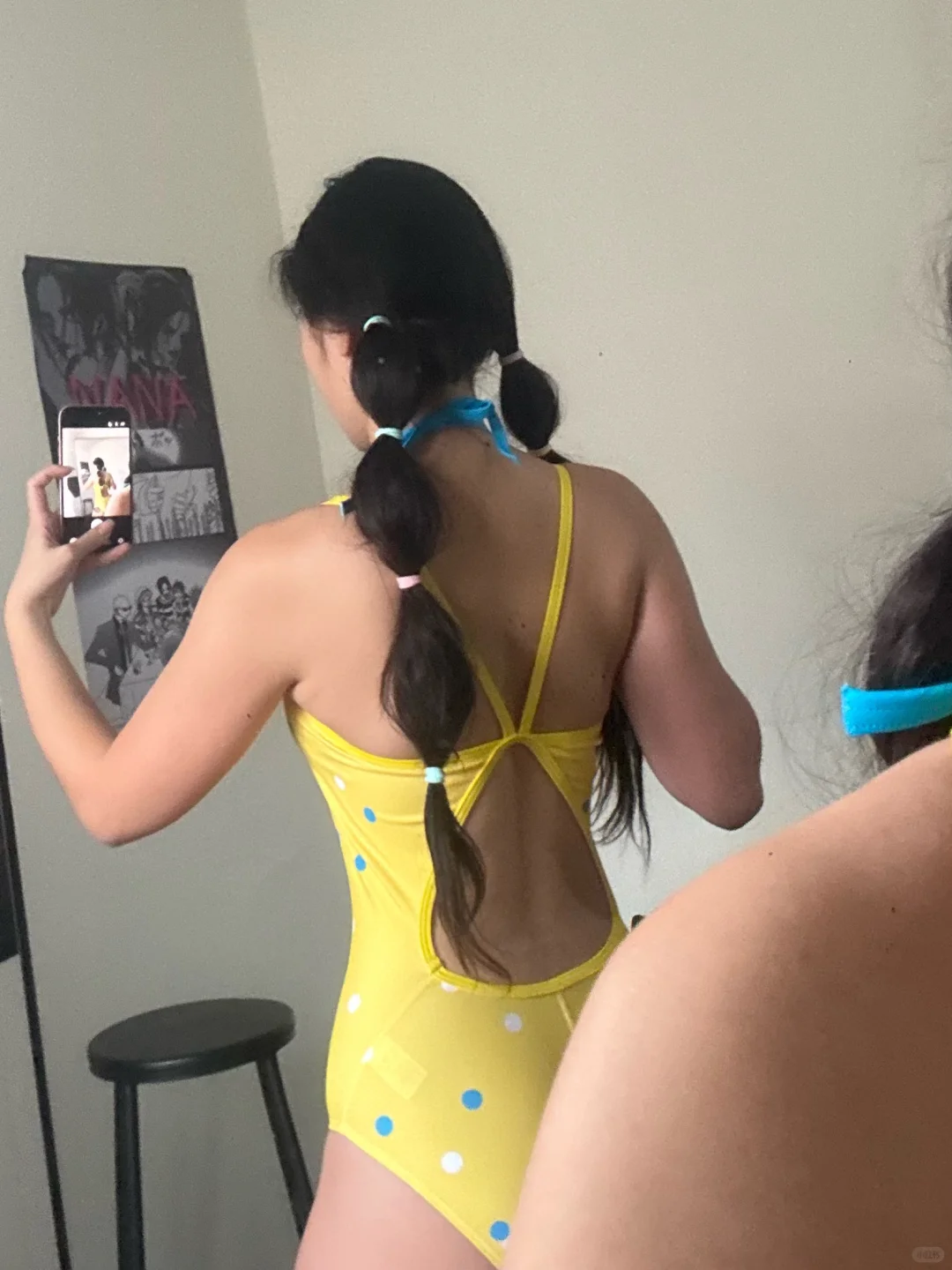 游泳穿搭：今天穿黄色🆗