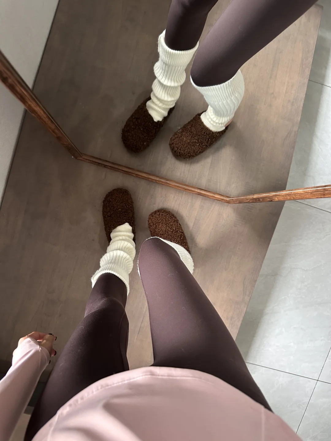 瑜伽裤➕袜套 运动打卡不动脑的穿搭方式！