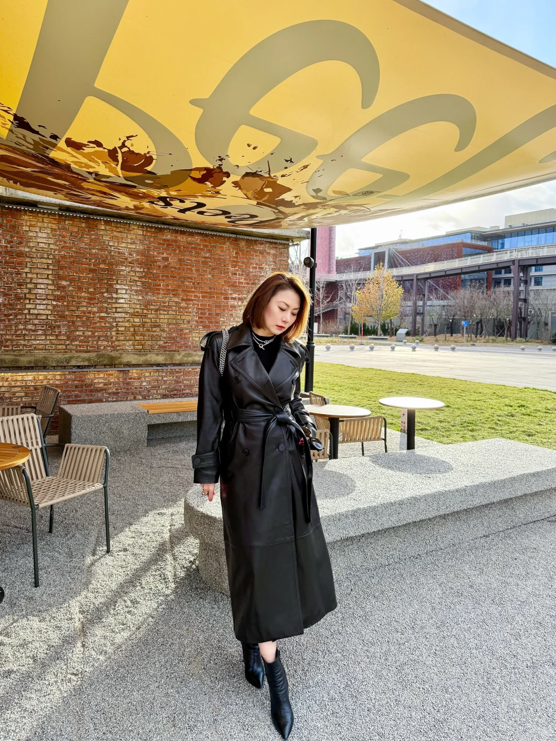 经典款穿搭总没错吧～姐姐的冬日黑皮衣look