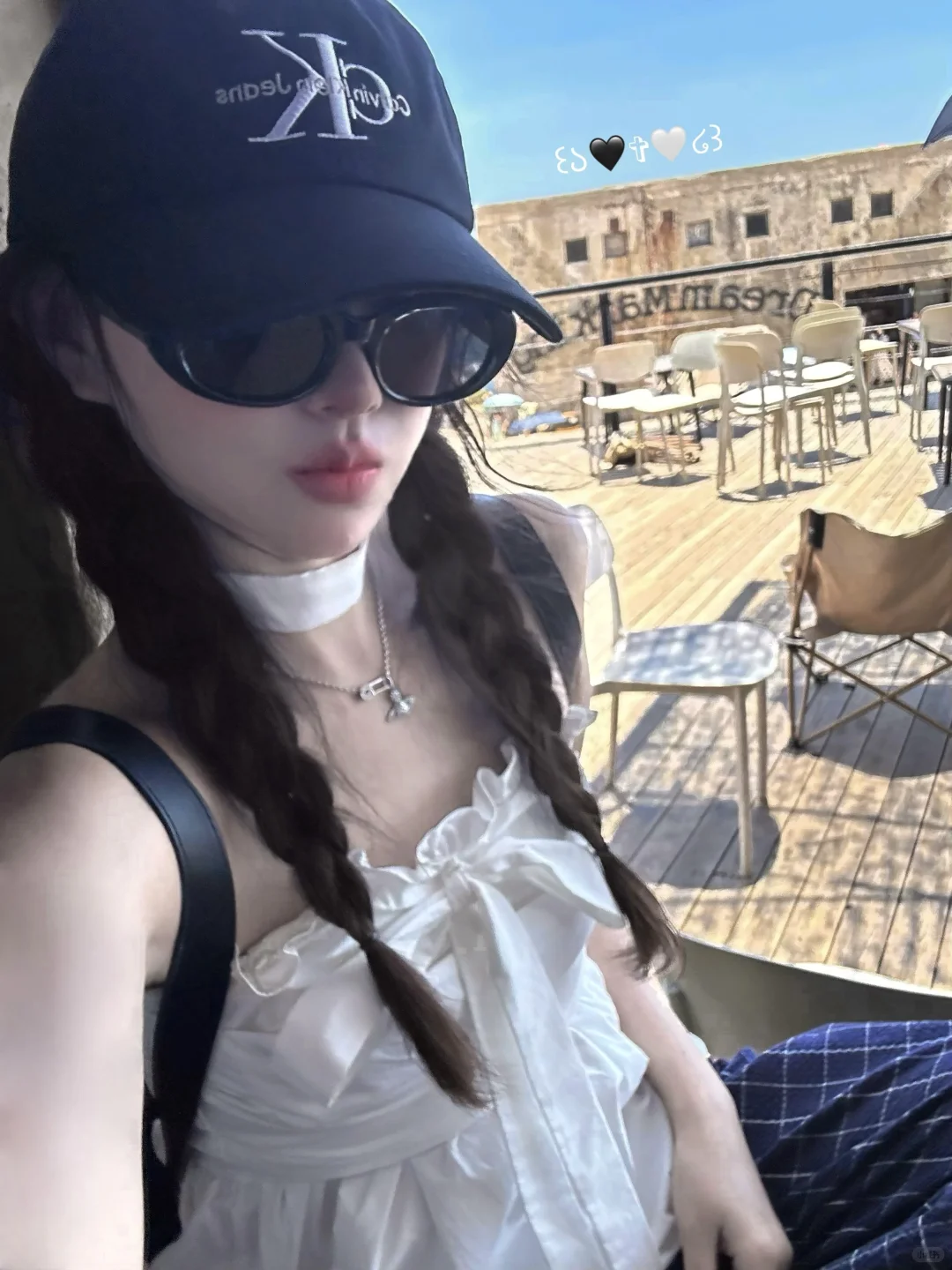 介于jennie和rose之间