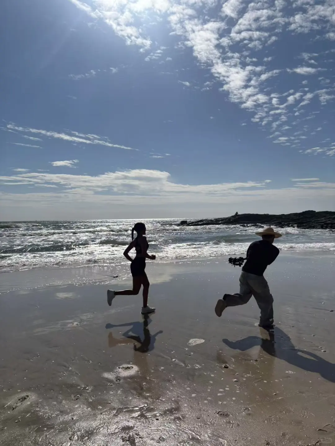 深圳13℃海边暴击｜瑜伽服模特的敬业是真·美