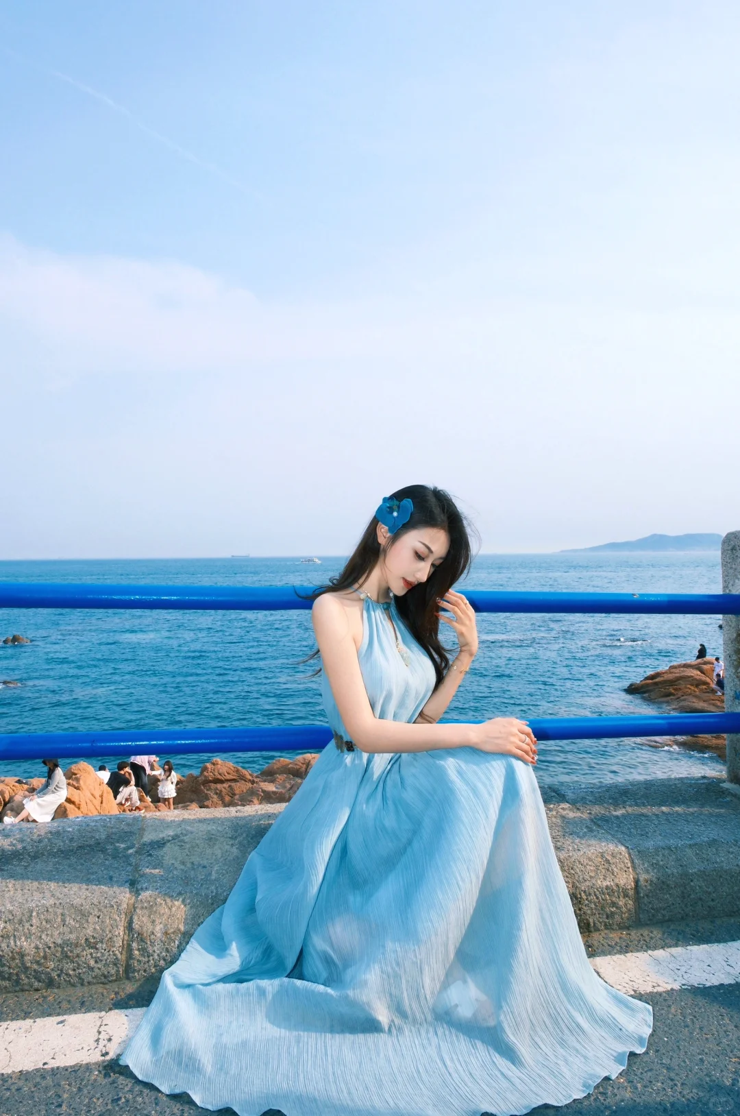 穿蓝裙去海边吹海风🌊