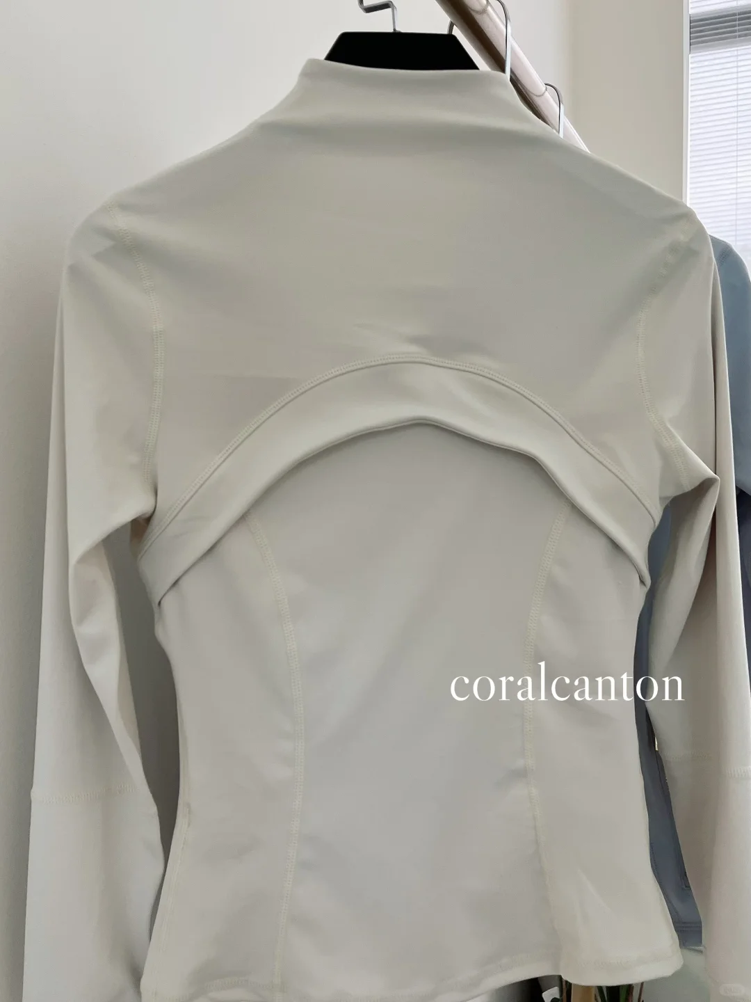 入秋必冲！🍂这件瑜伽服是真能打…