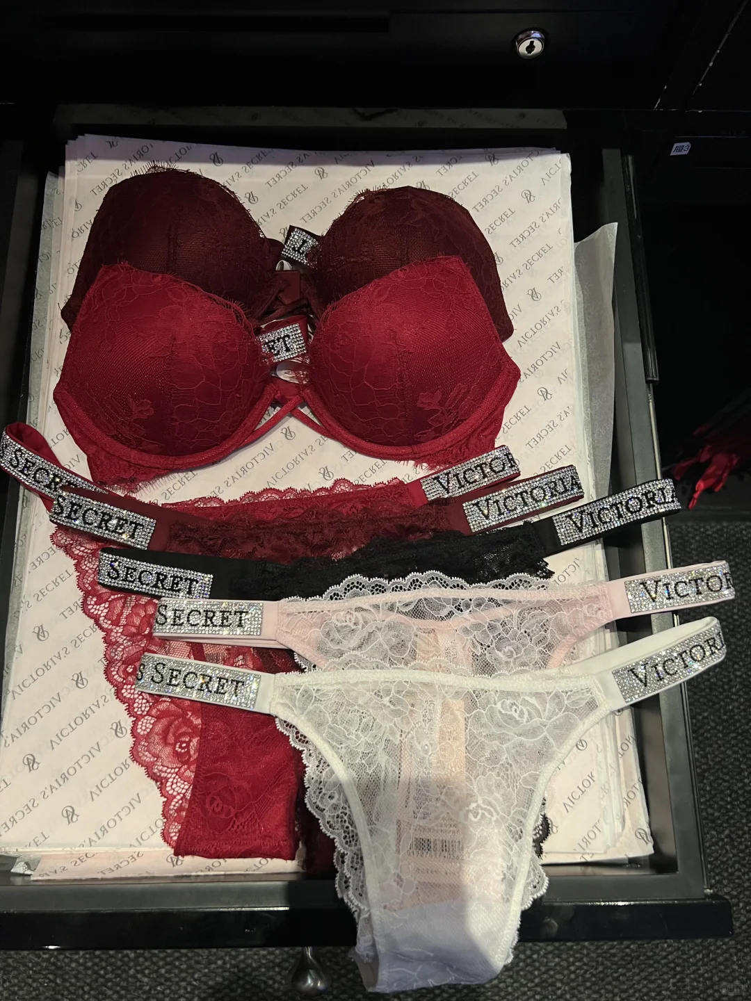 维密 | 闪钻红品，美到我啦🥰