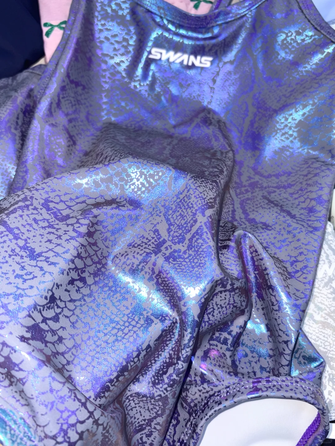 竞速泳衣排排坐。。。