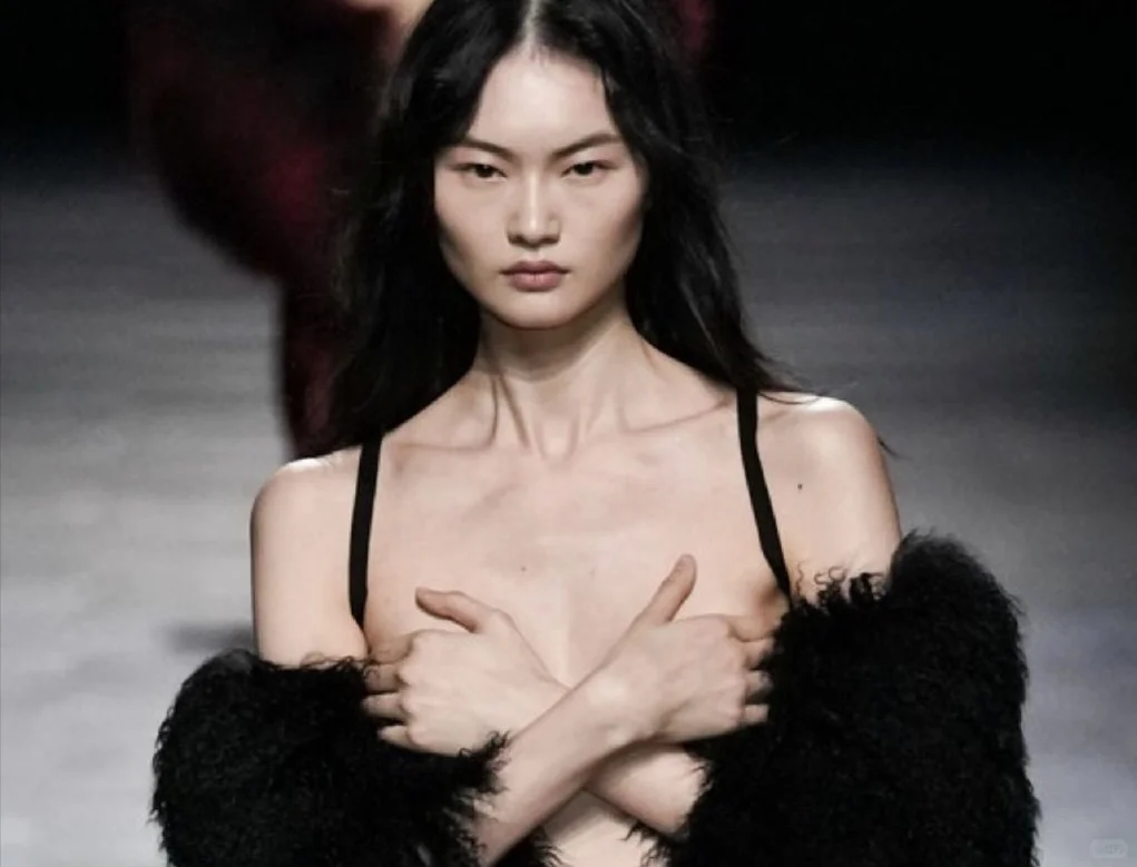 造型大胆，争议不断