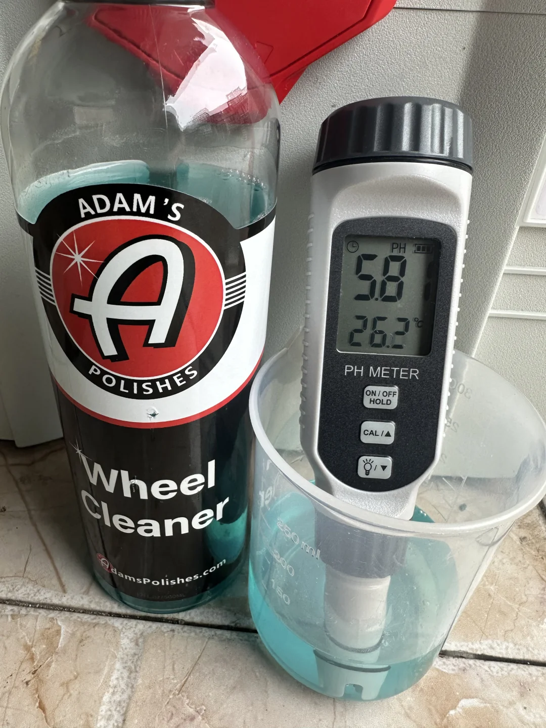 带铁粉清洁剂功能的轮毂清洁剂PH值