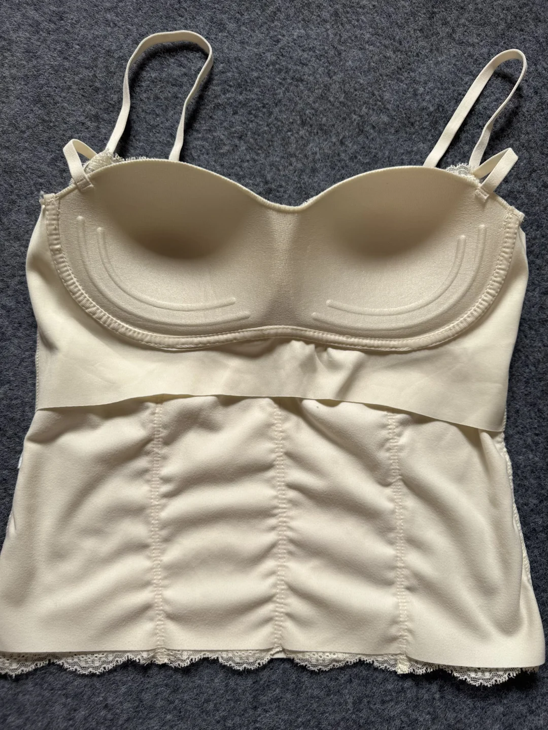 最适合内搭蕾丝吊带出现了！ 美到我怒拍8张