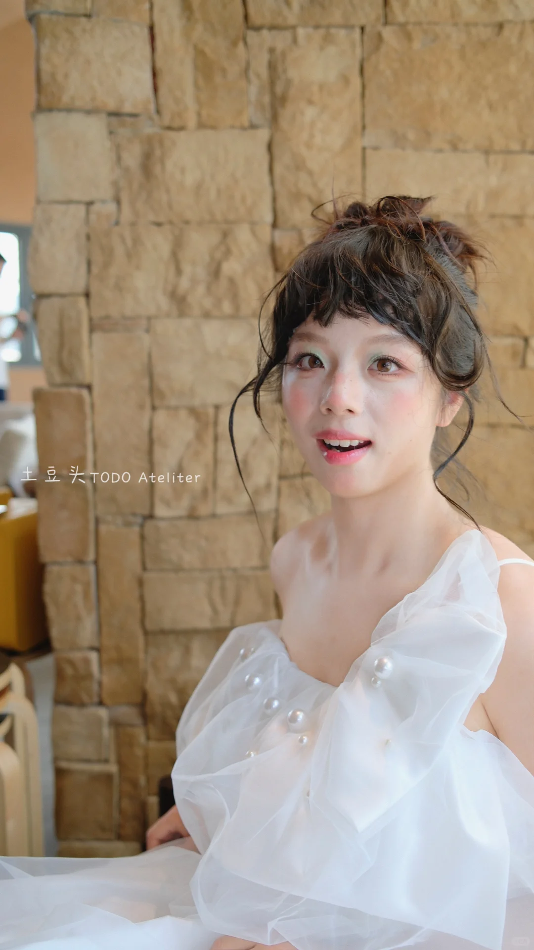 谁懂啊！晨袍造型都够出个写真集啦，