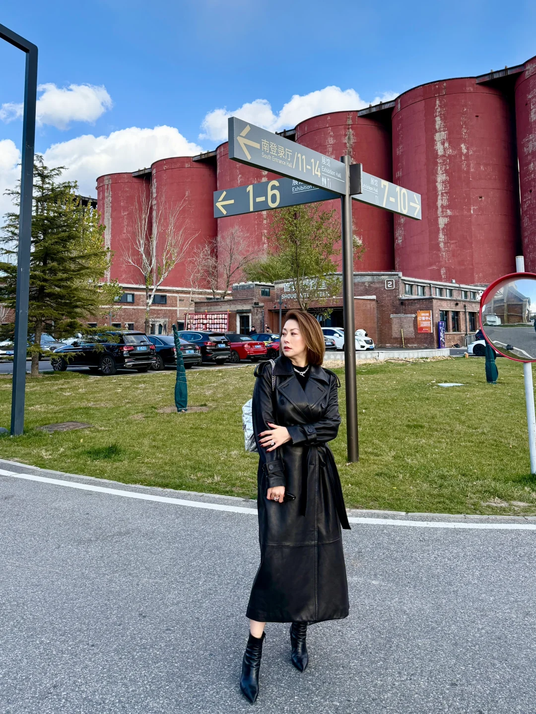 经典款穿搭总没错吧～姐姐的冬日黑皮衣look