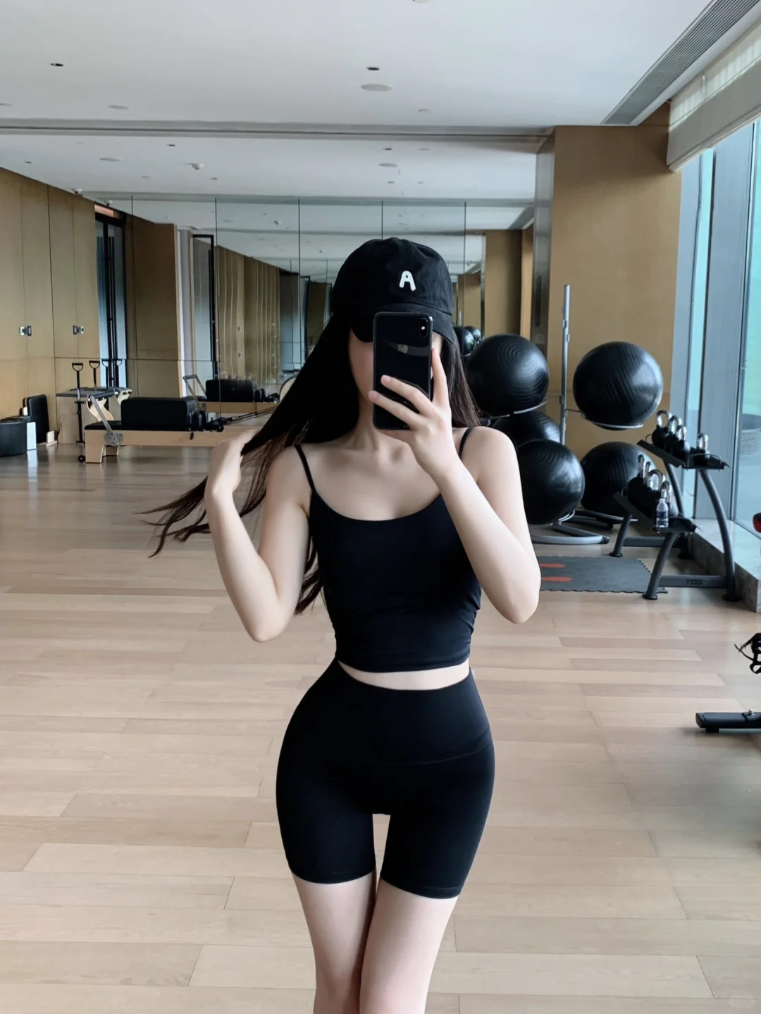 显瘦神器来啦！all black瑜伽服上身就是辣妹