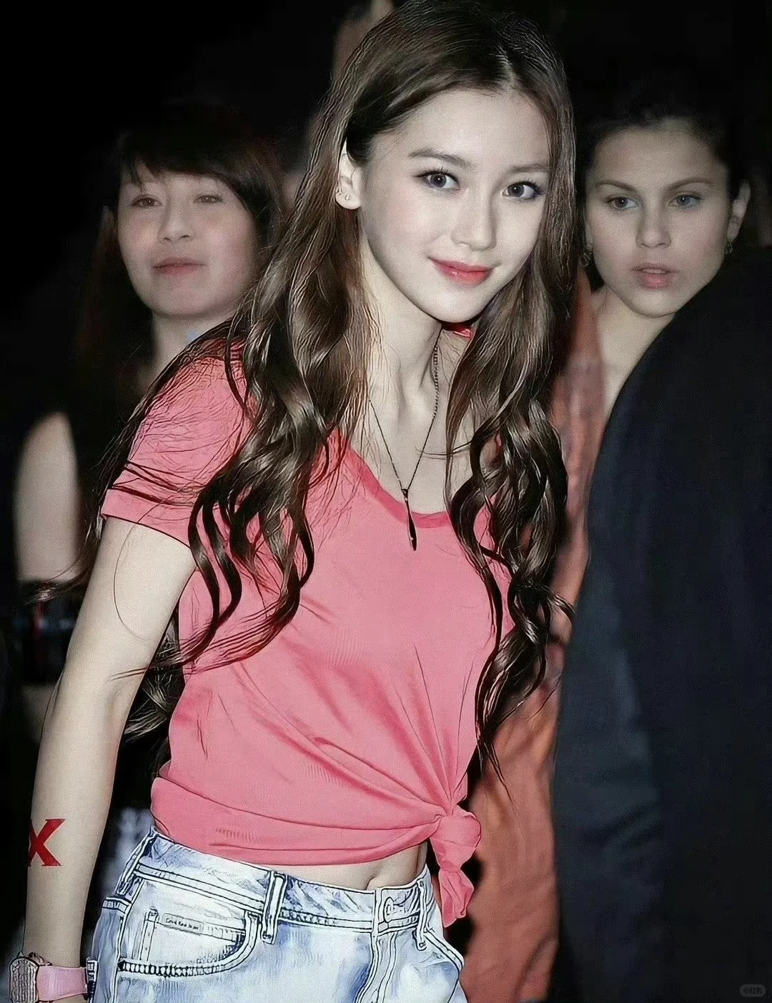 早期ab简直混血芭比野生建模脸天花板!