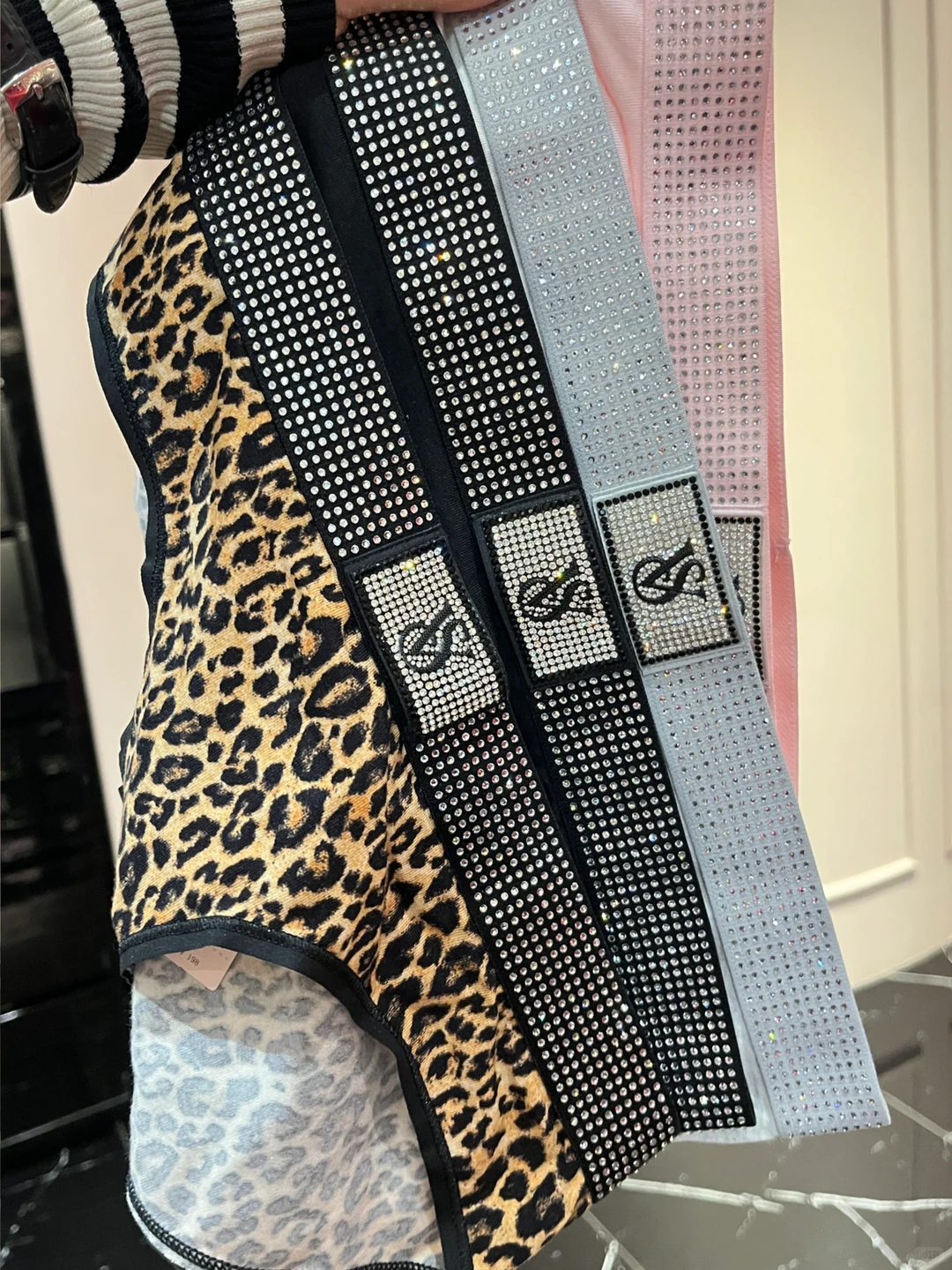 拥有维秘的闪钻内裤～太美啦～💗