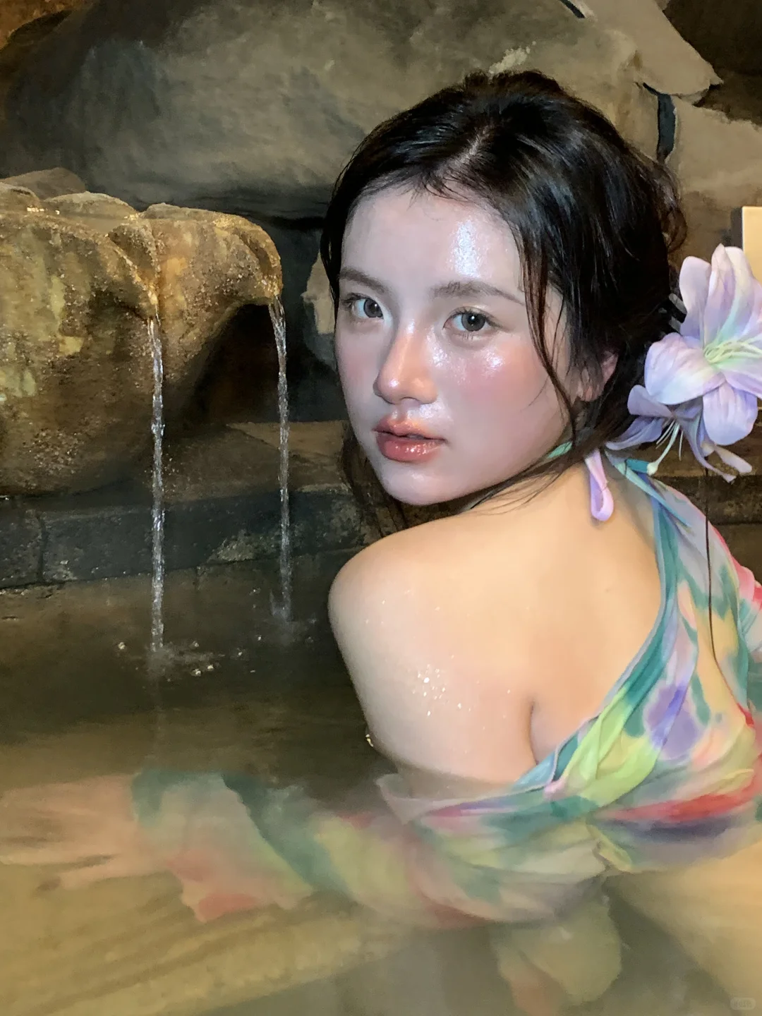 姐这集温泉♨️拍照更是美的没边儿‼️